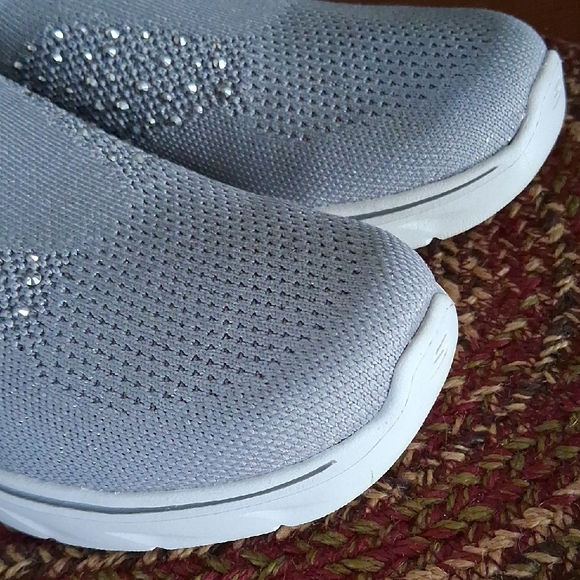 Skechers Light Gray Knit Slip-Ons - Picture 5 of 12